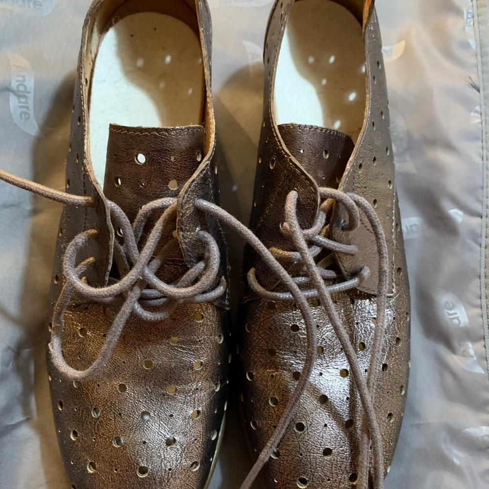 Born Womens Metallic Bronze Leather Shoes